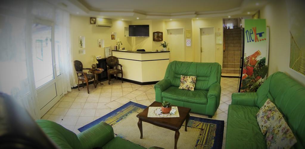 B&B Villa Evandjelina Sremska Kamenica Buitenkant foto