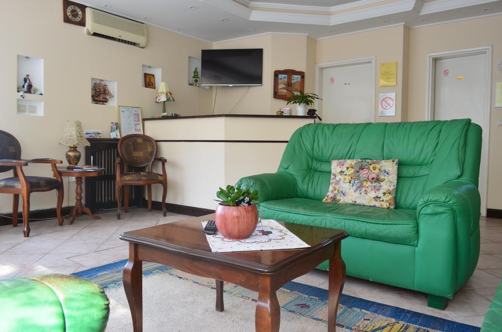 B&B Villa Evandjelina Sremska Kamenica Buitenkant foto