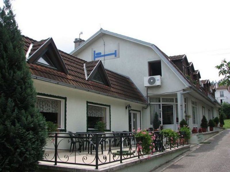 B&B Villa Evandjelina Sremska Kamenica Buitenkant foto